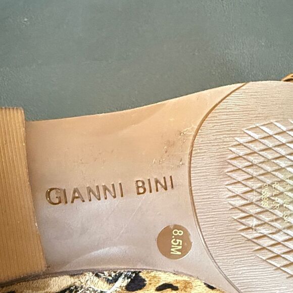 Gianni Bini Cheetah Print Genuine Leather Ankle Booties with zippers size 8.5 - Picture 9 of 11